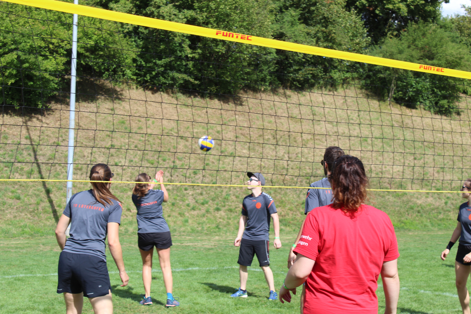 Volley  (106)
